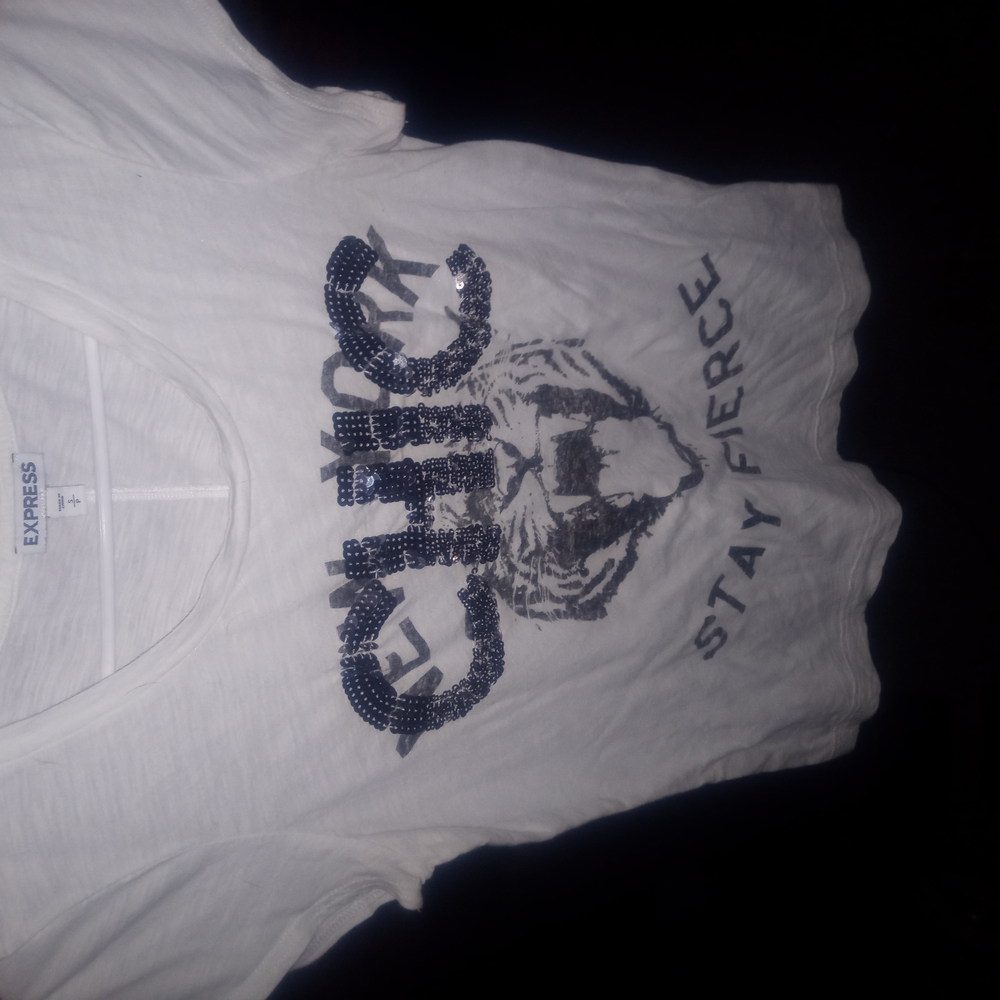Express White Graphic Tee - Chic and Fierce
